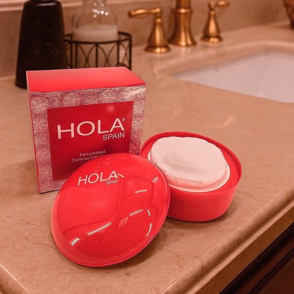 Hola Spain Petal Perfumed Dusting Powder Large 4oz Hard Tub with Dusting Puff - Picture 1 of 15